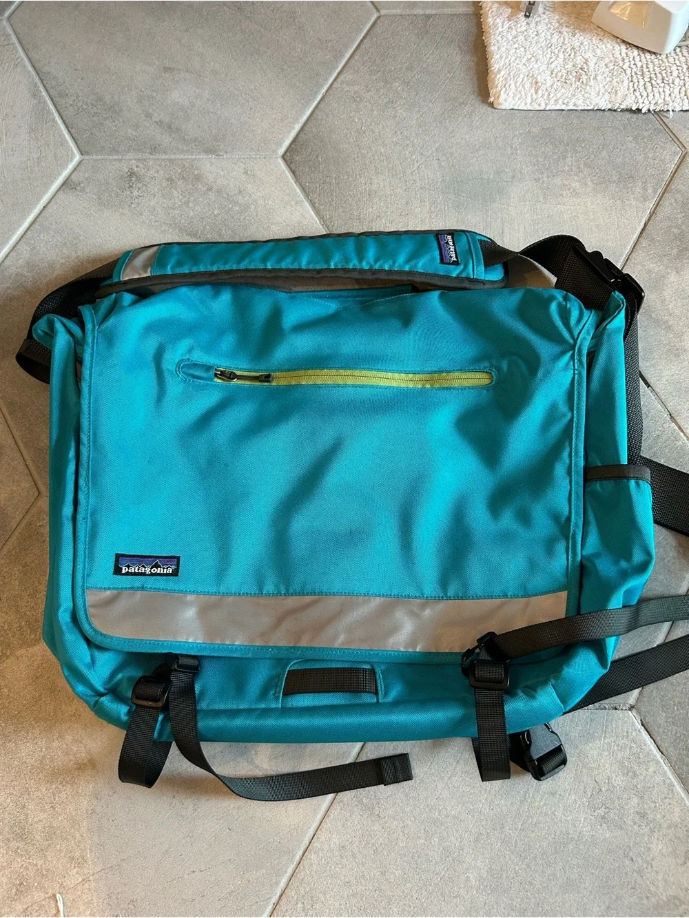 Patagonia messenger bag